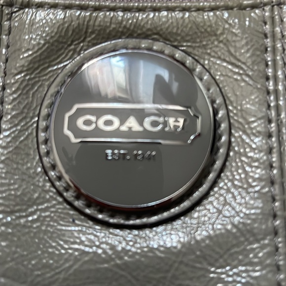 Gray leather Coash purse - Picture 4 of 6